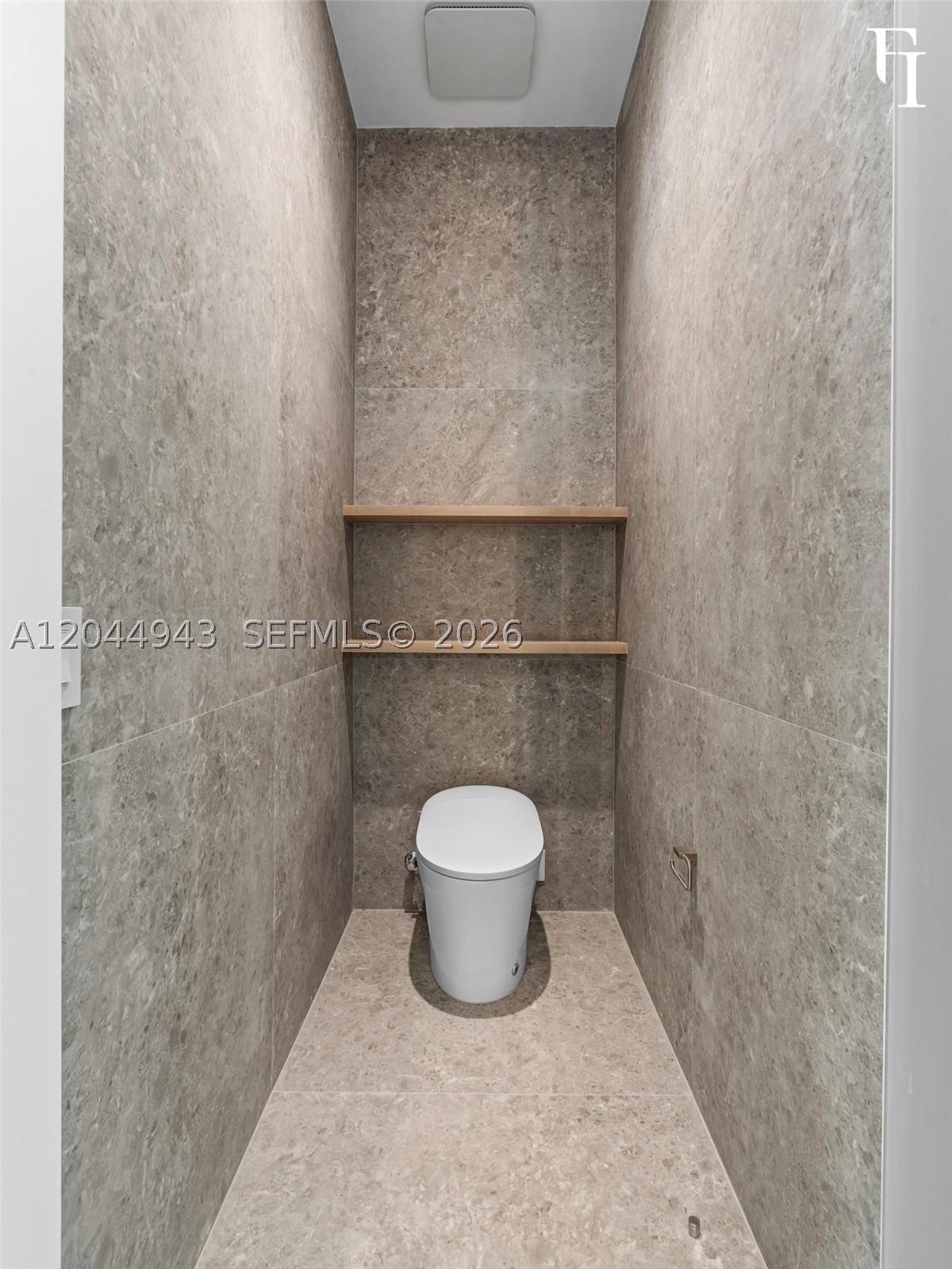1111 Alberca St Property Photo 38