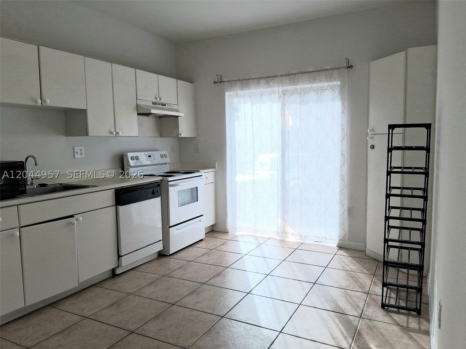 6972 Nw 179th St 106-4 Property Photo 4