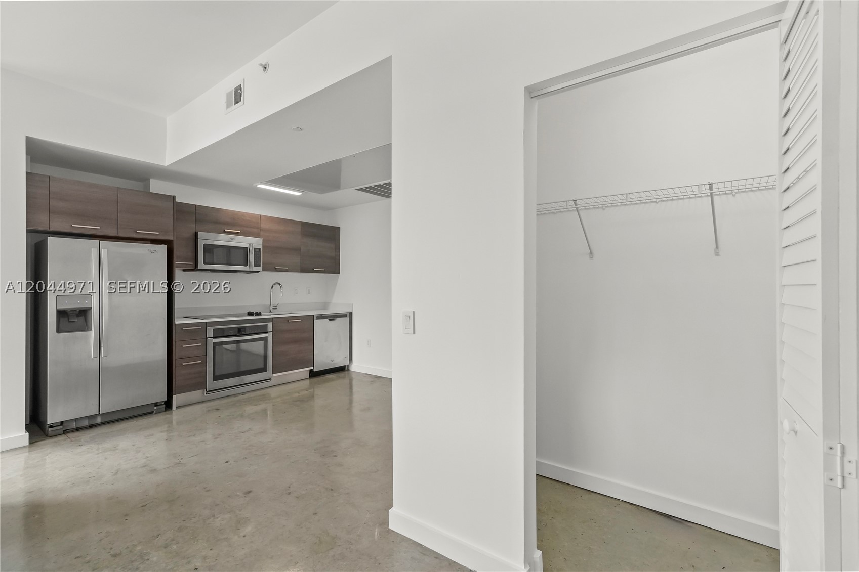 151 Se 1st St Ph04 Property Photo 12