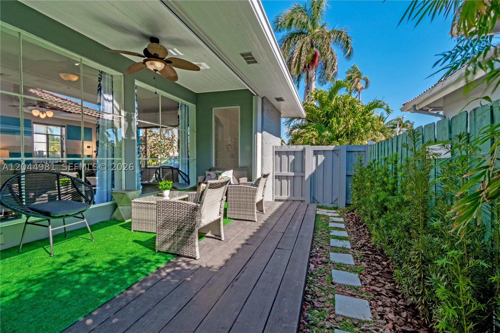 1446 Hollywood Blvd Property Photo 27