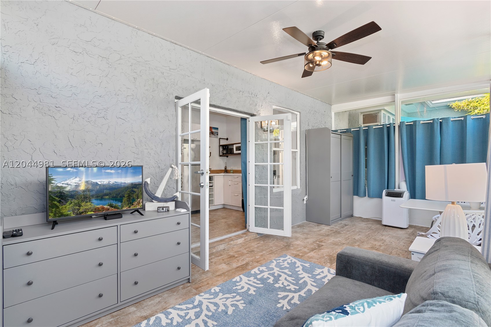 1446 Hollywood Blvd Property Photo 33