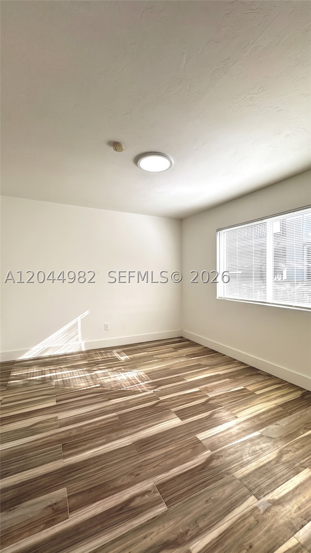 120 Ne 55th St 4 Property Photo 6