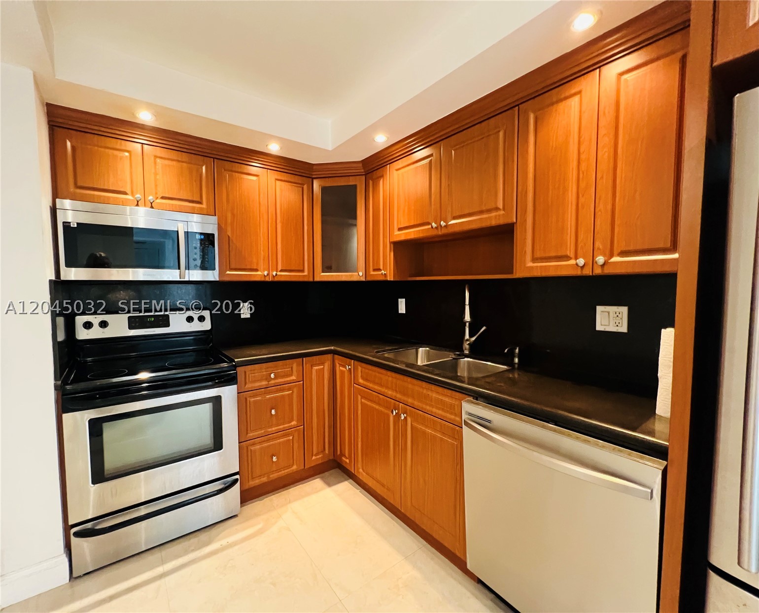 2333 Brickell Ave 210 Property Photo 4