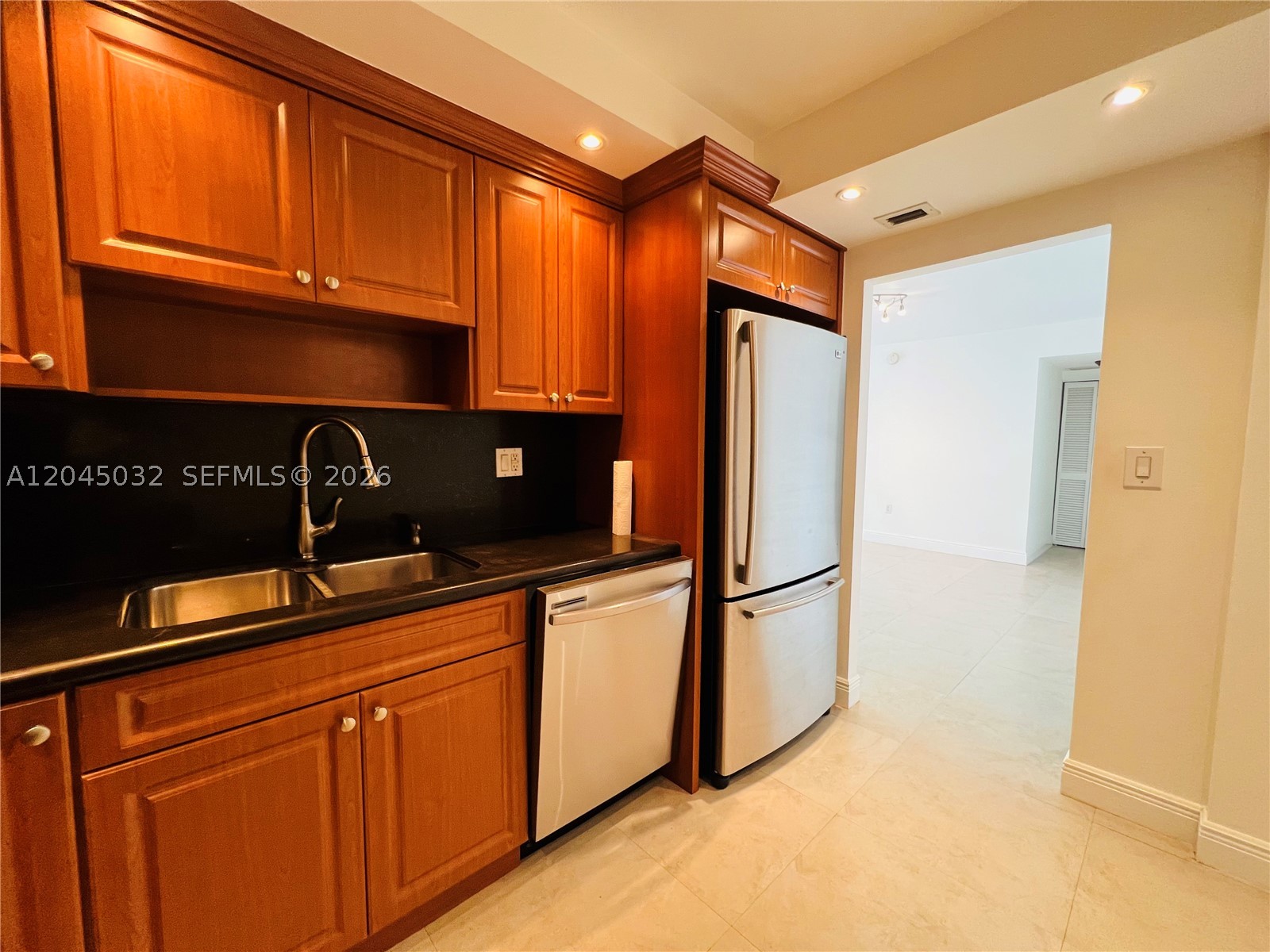 2333 Brickell Ave 210 Property Photo 5