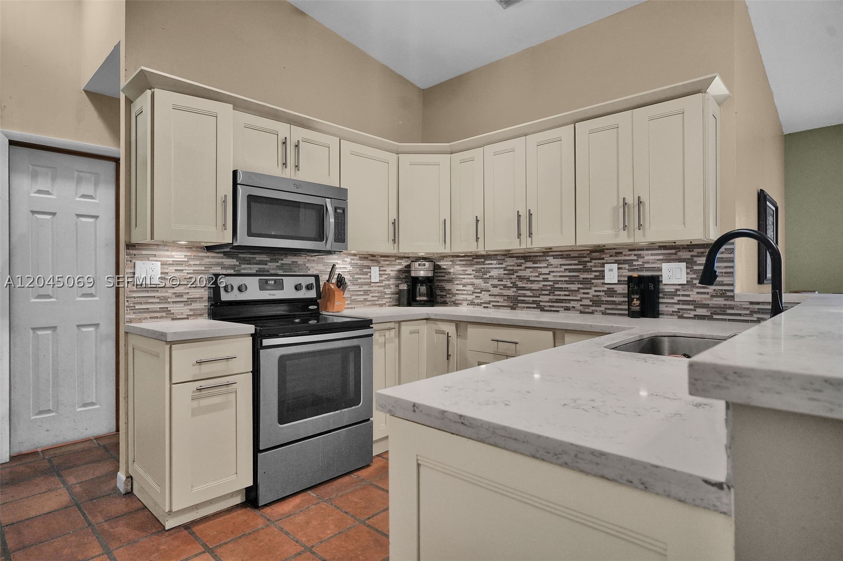 9786 SW 147th Ct Property Photo 1