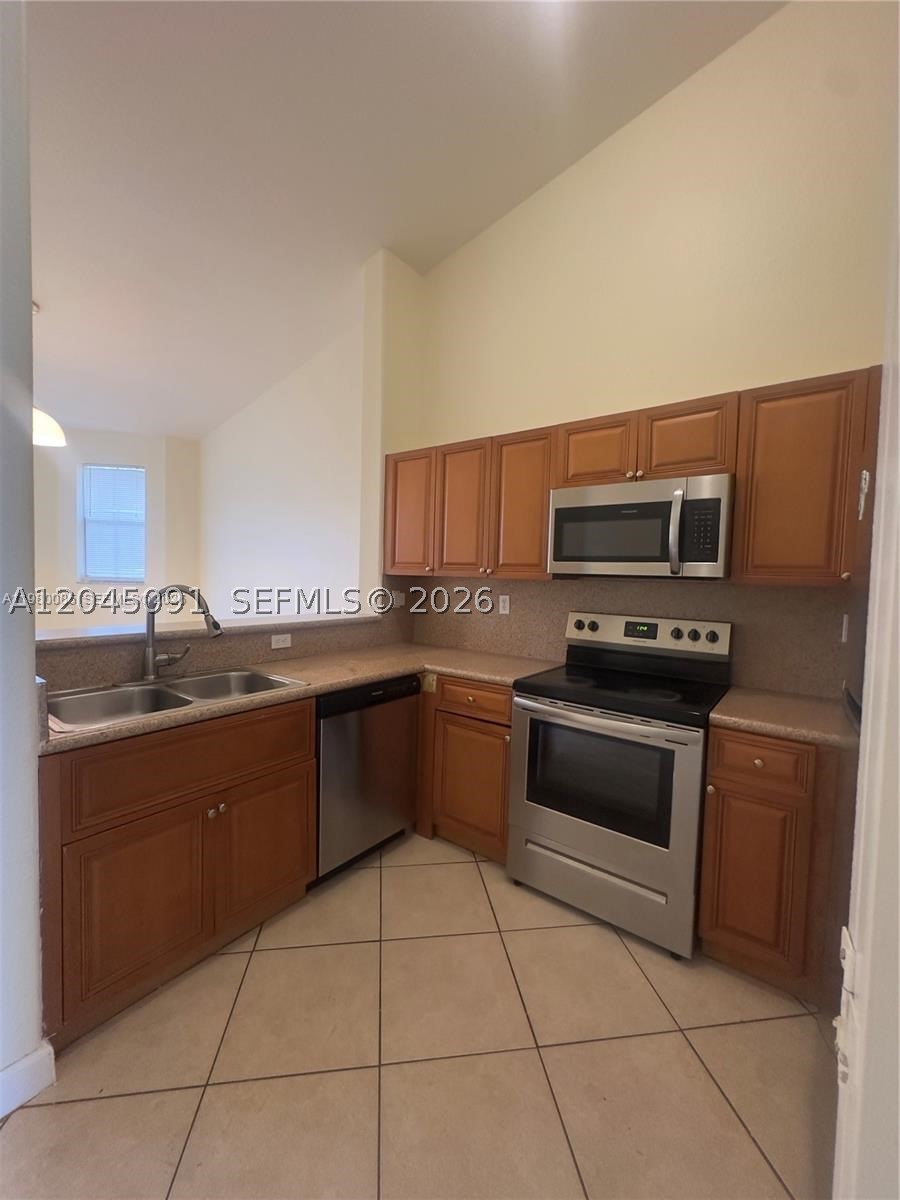 1660 Se 29th St 109 Property Photo 2