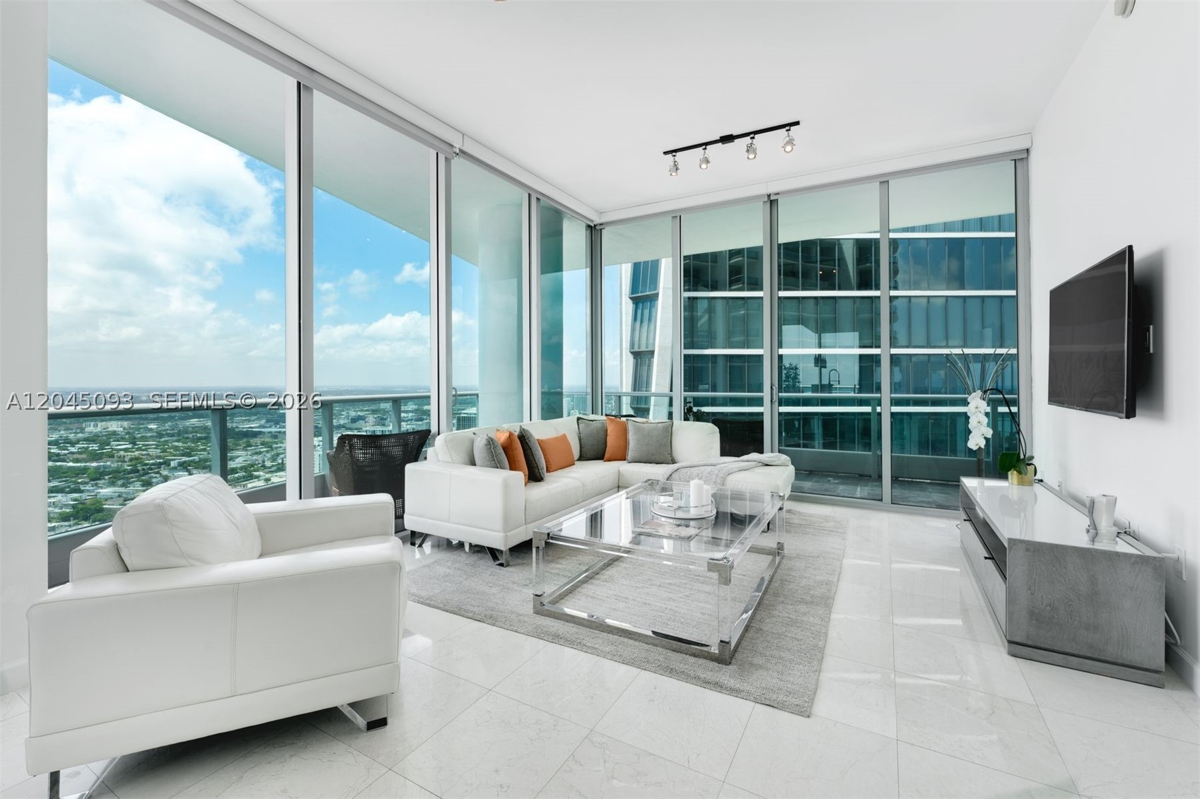 900 Biscayne Blvd 5812 Property Photo 2