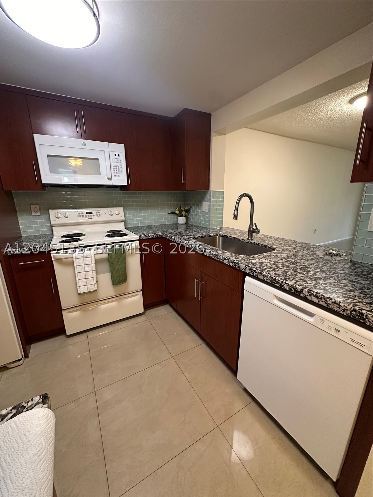 10845 Sw 112th Ave 211 Property Photo 4