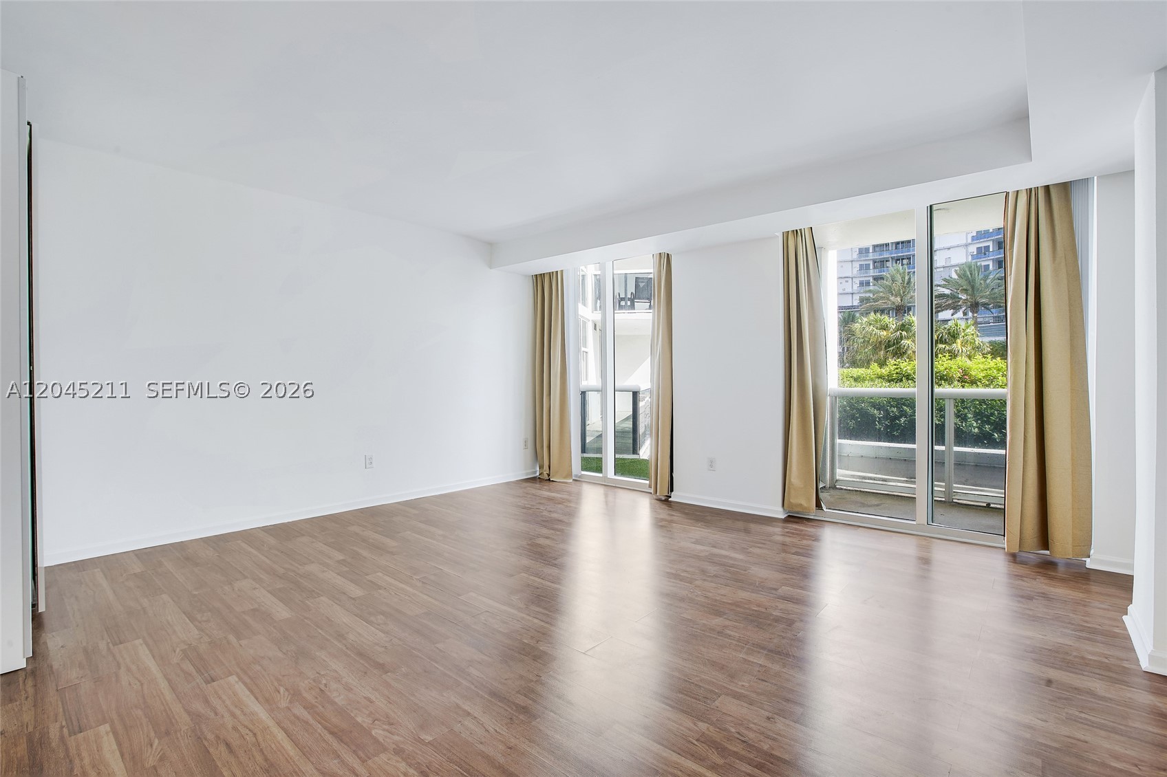 10275 Collins Ave 201 Property Photo 10