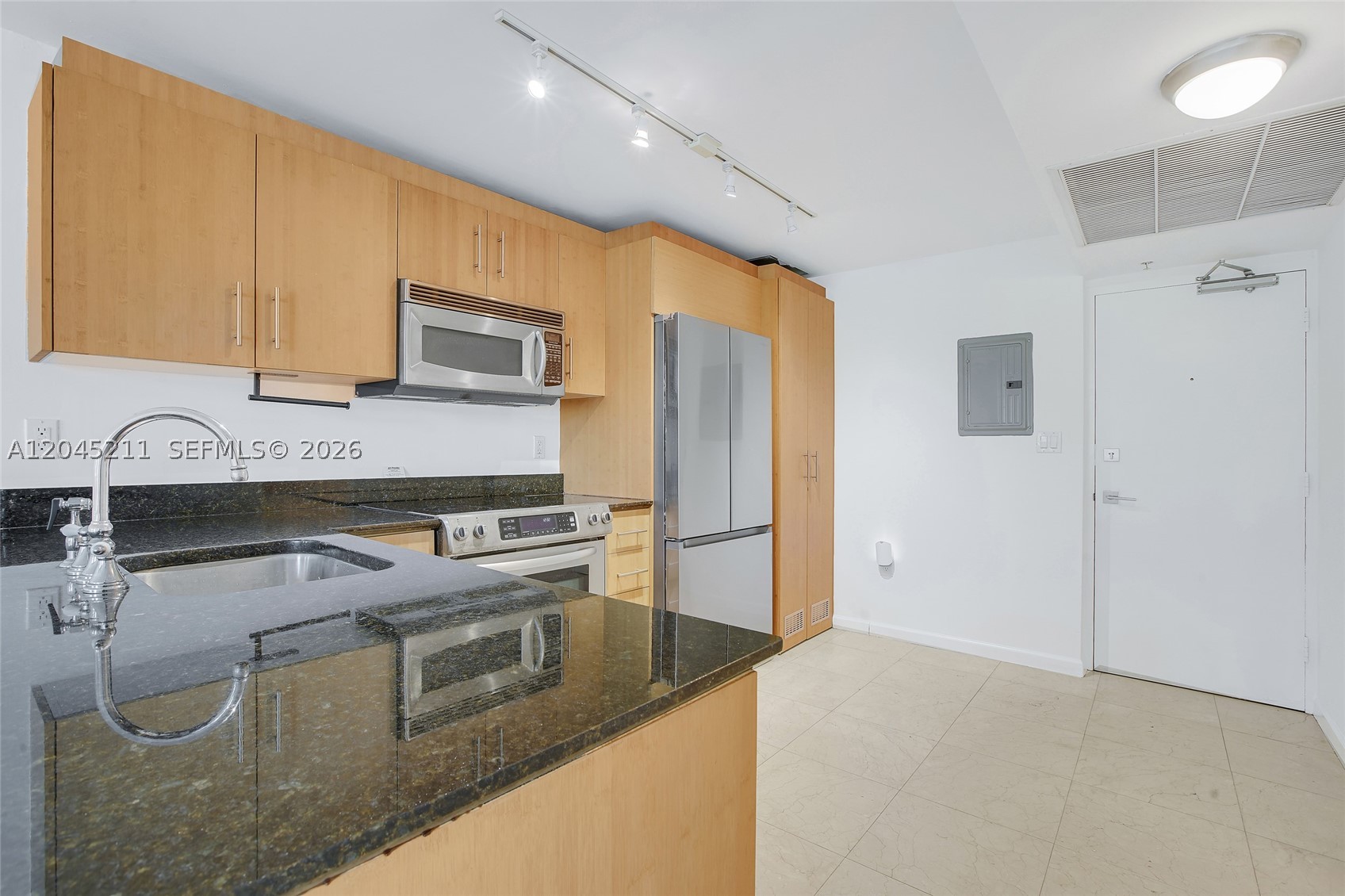 10275 Collins Ave 201 Property Photo 11