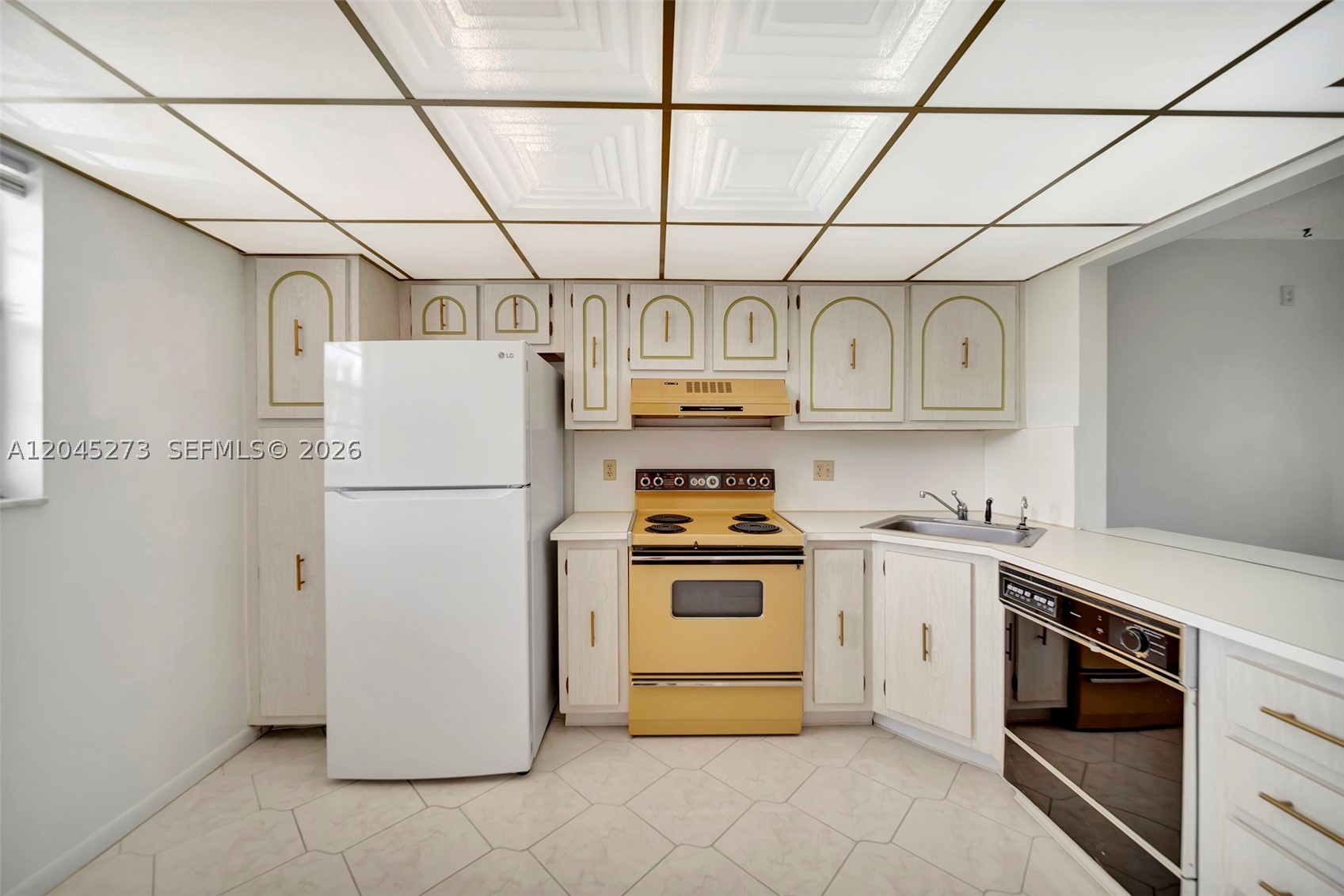 2571 Aragon Blvd 220 Property Photo 18
