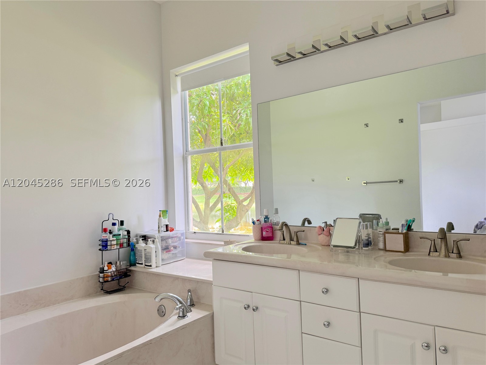 1074 Bluewood Ter 0 Property Photo 19
