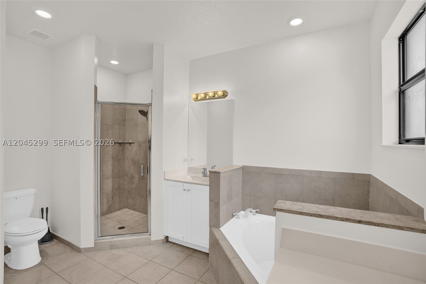 2502 Ne 1st St 0 Property Photo 38