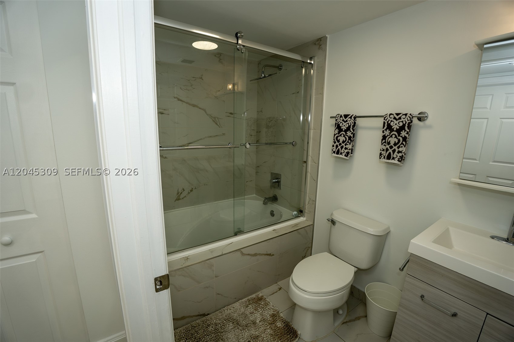 2951 S Bayshore Dr 716 Property Photo 7
