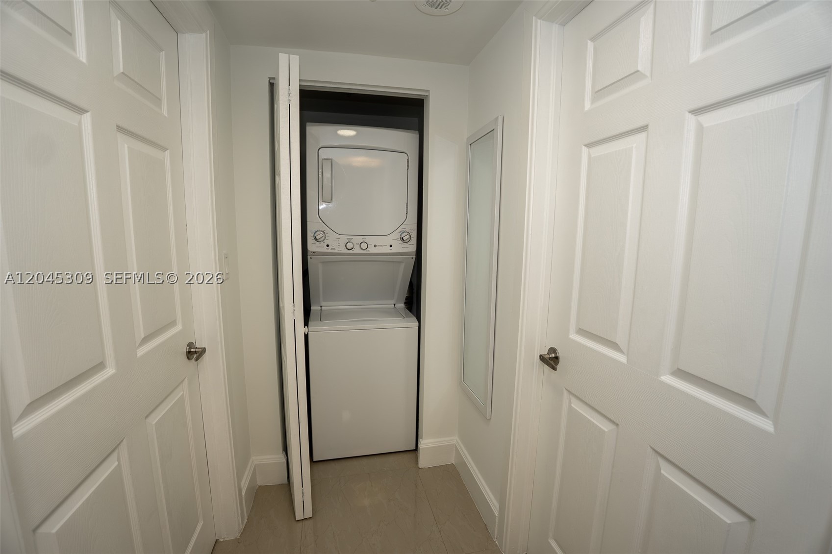 2951 S Bayshore Dr 716 Property Photo 8
