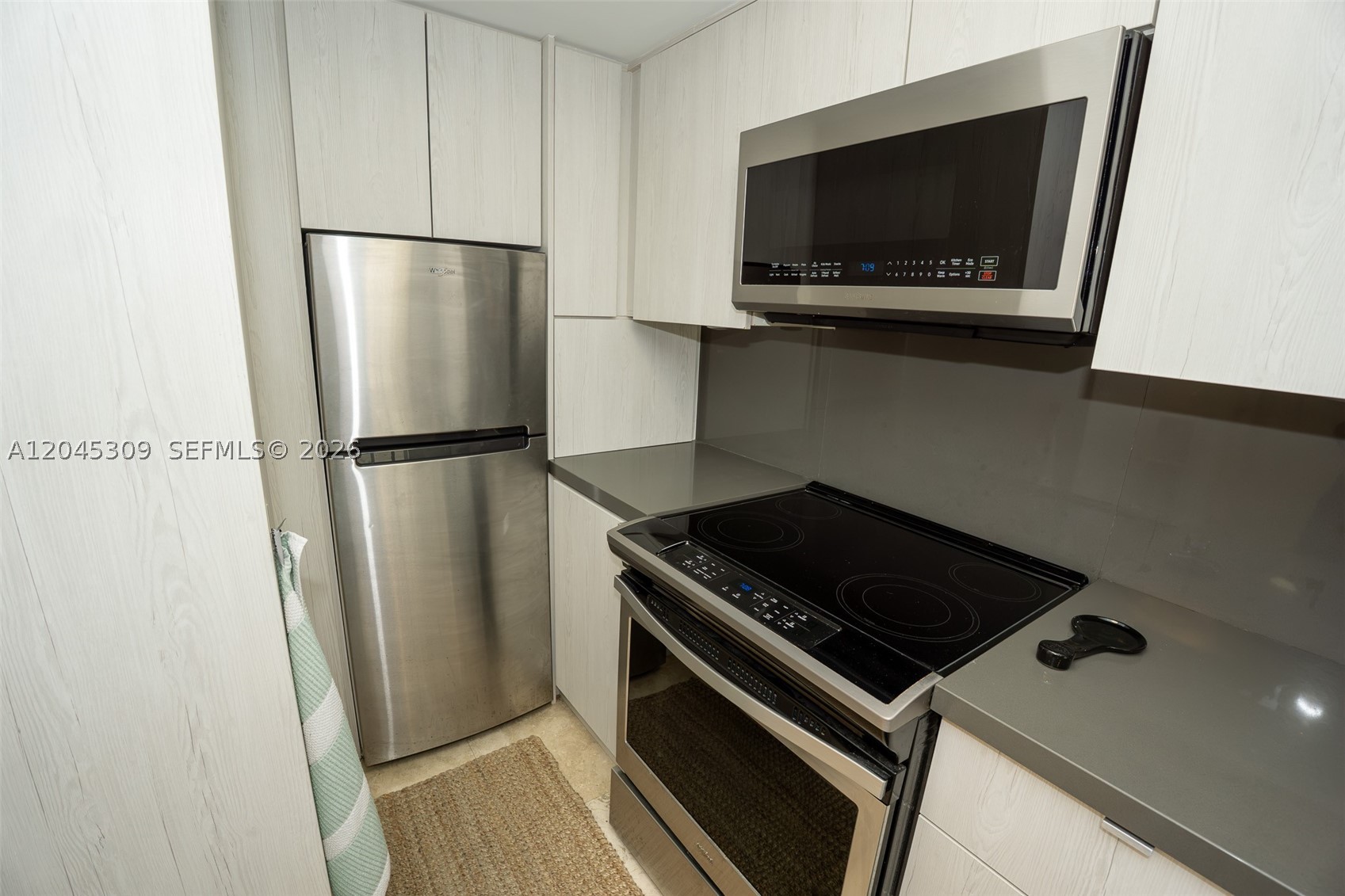 2951 S Bayshore Dr 716 Property Photo 14