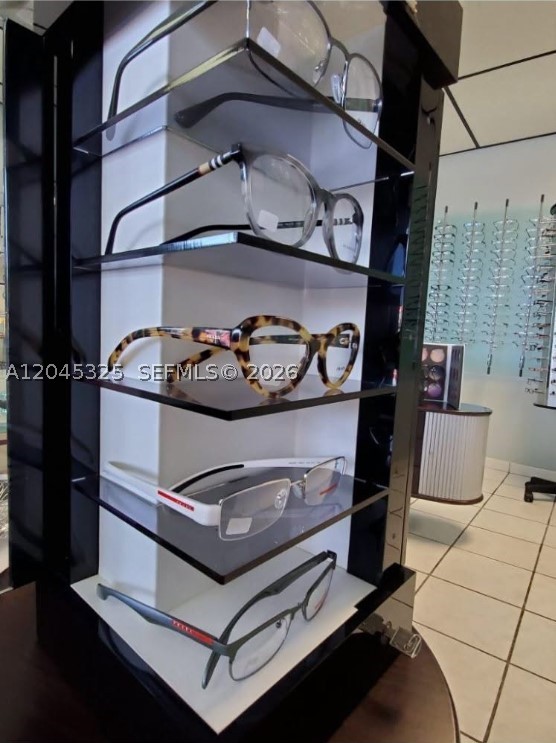 Optical On W Flagler St Property Photo 3