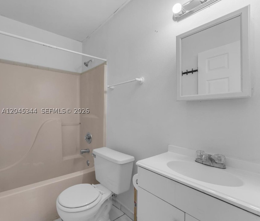 768 Sw 9th St Property Photo 15