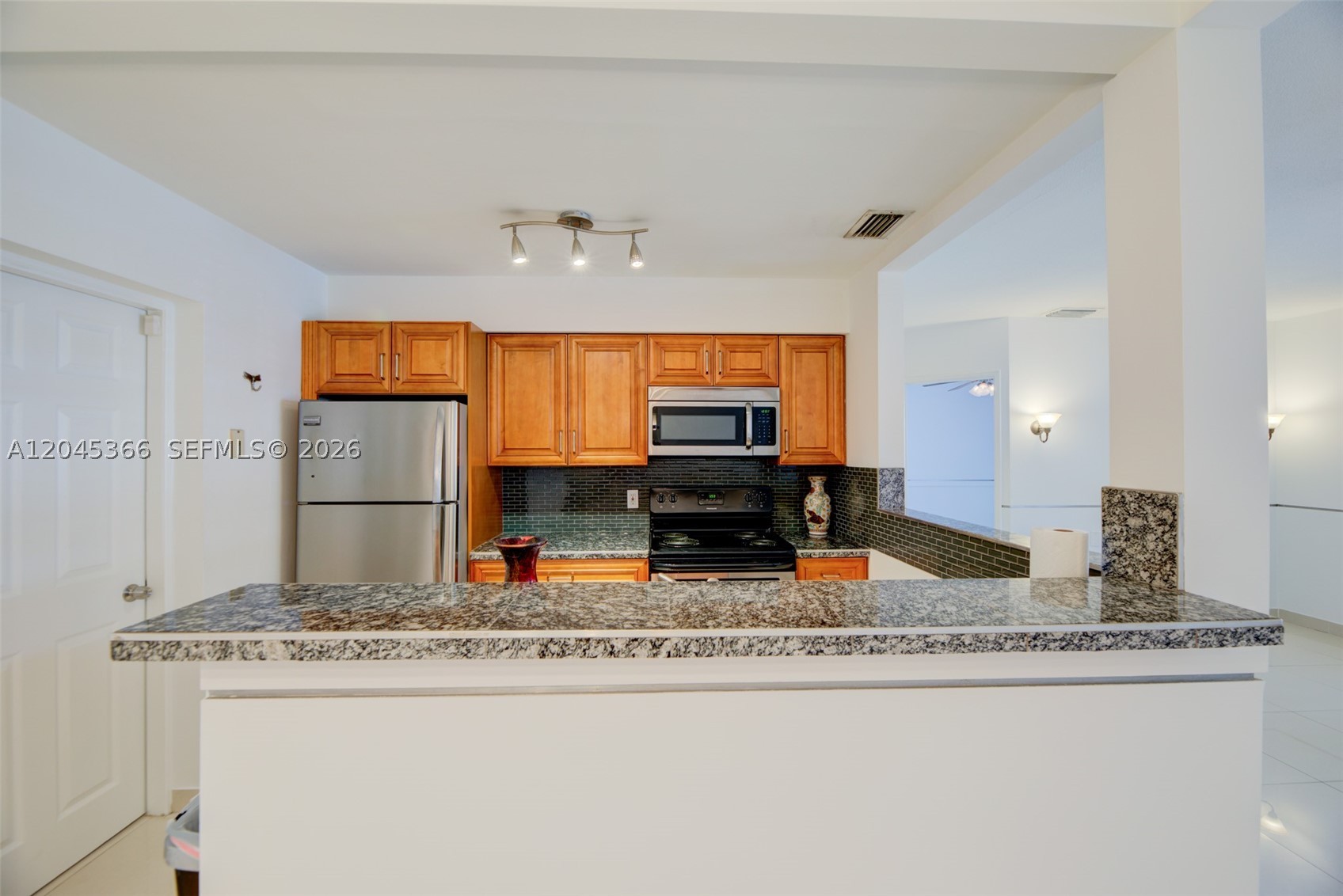 1520 N Andrews Ave Property Photo 6