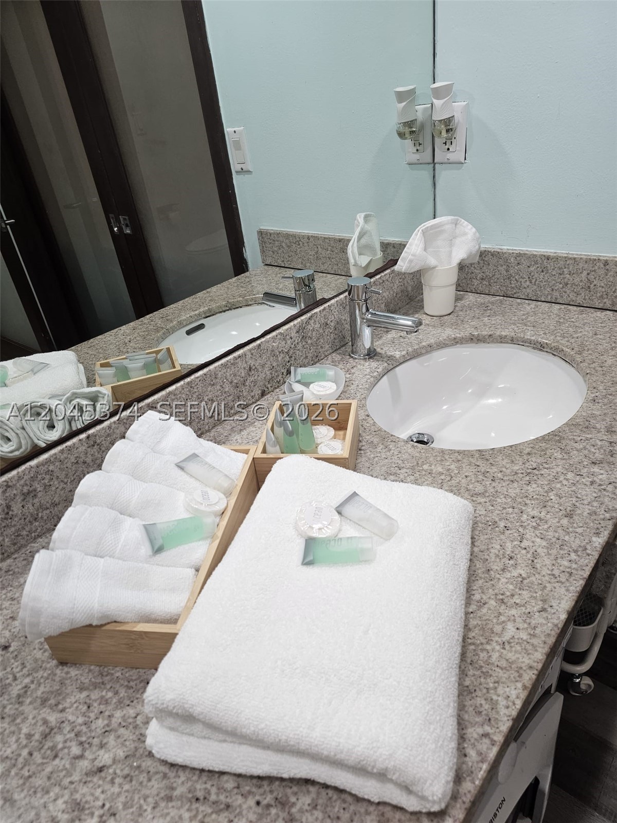1024 Ocean Dr A305 Property Photo 18