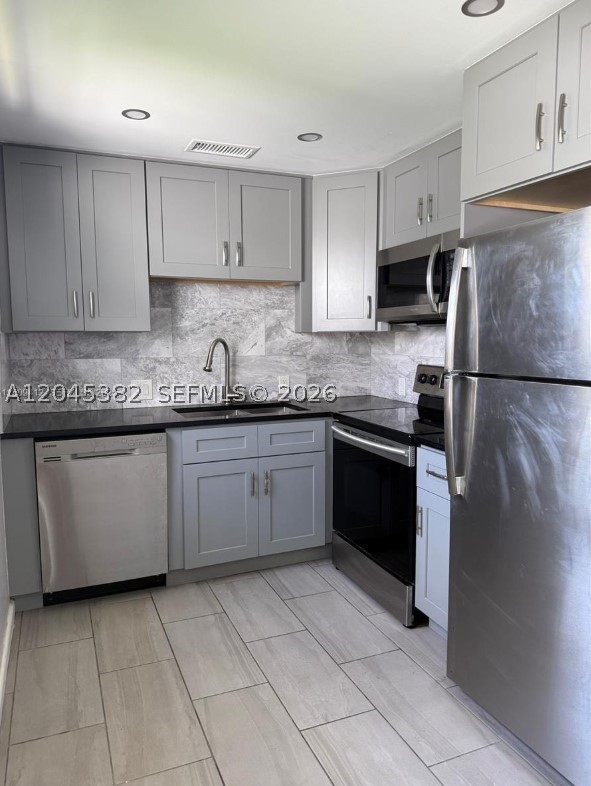 165 Fanshaw D 165 Property Photo 3