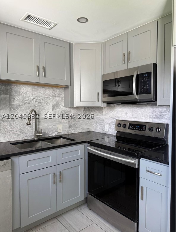 165 Fanshaw D 165 Property Photo 10