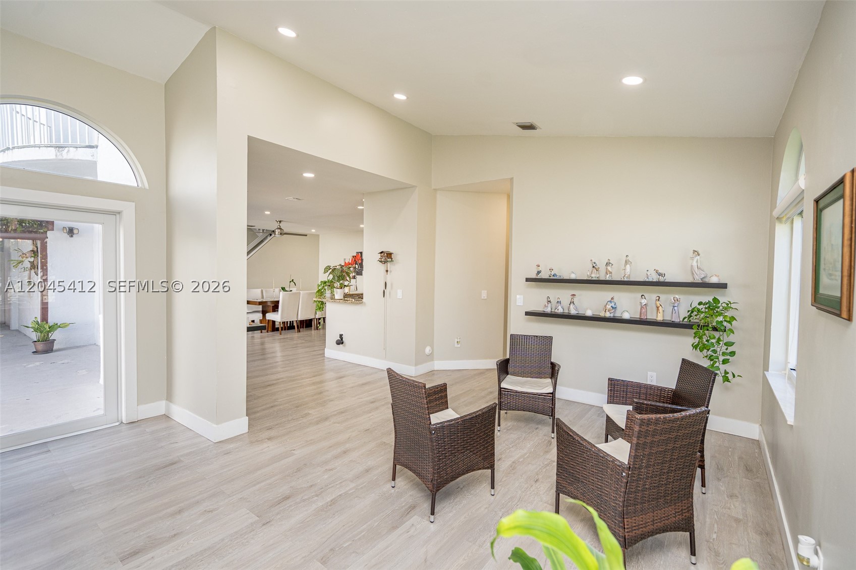 A12045412 Property Photo 6