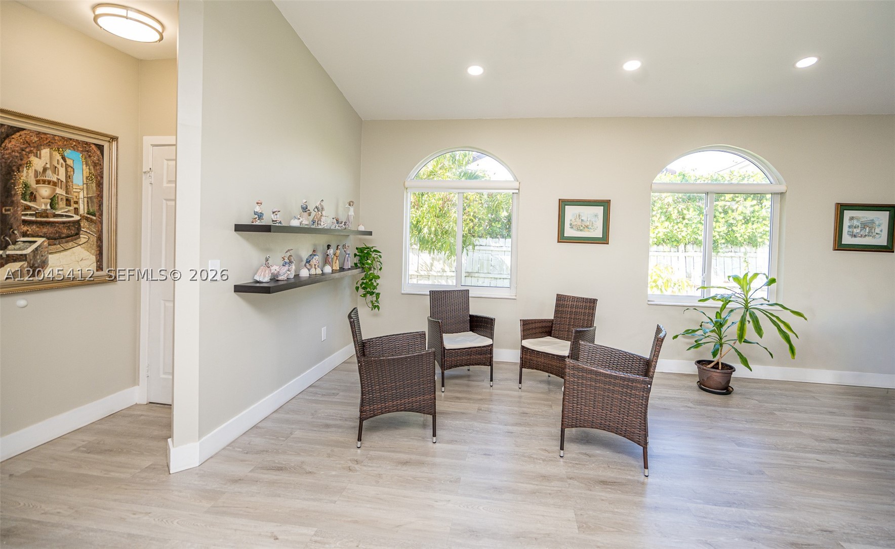 A12045412 Property Photo 9