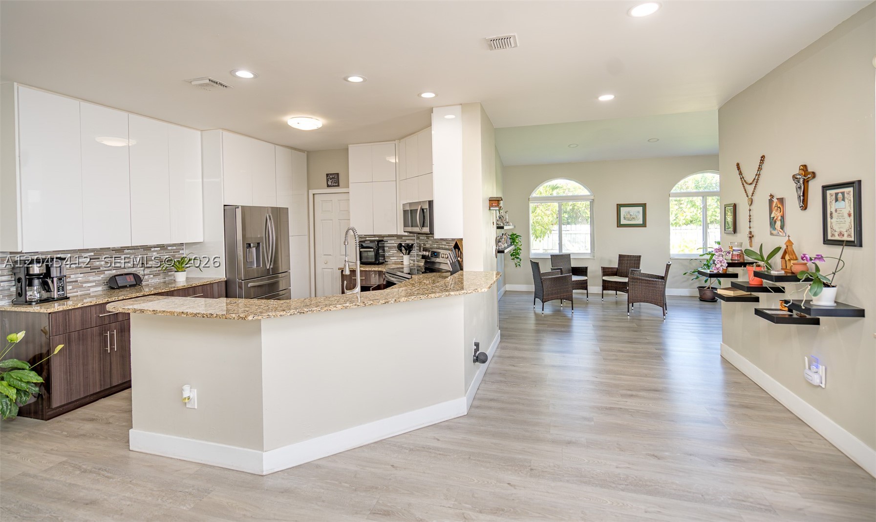 A12045412 Property Photo 12