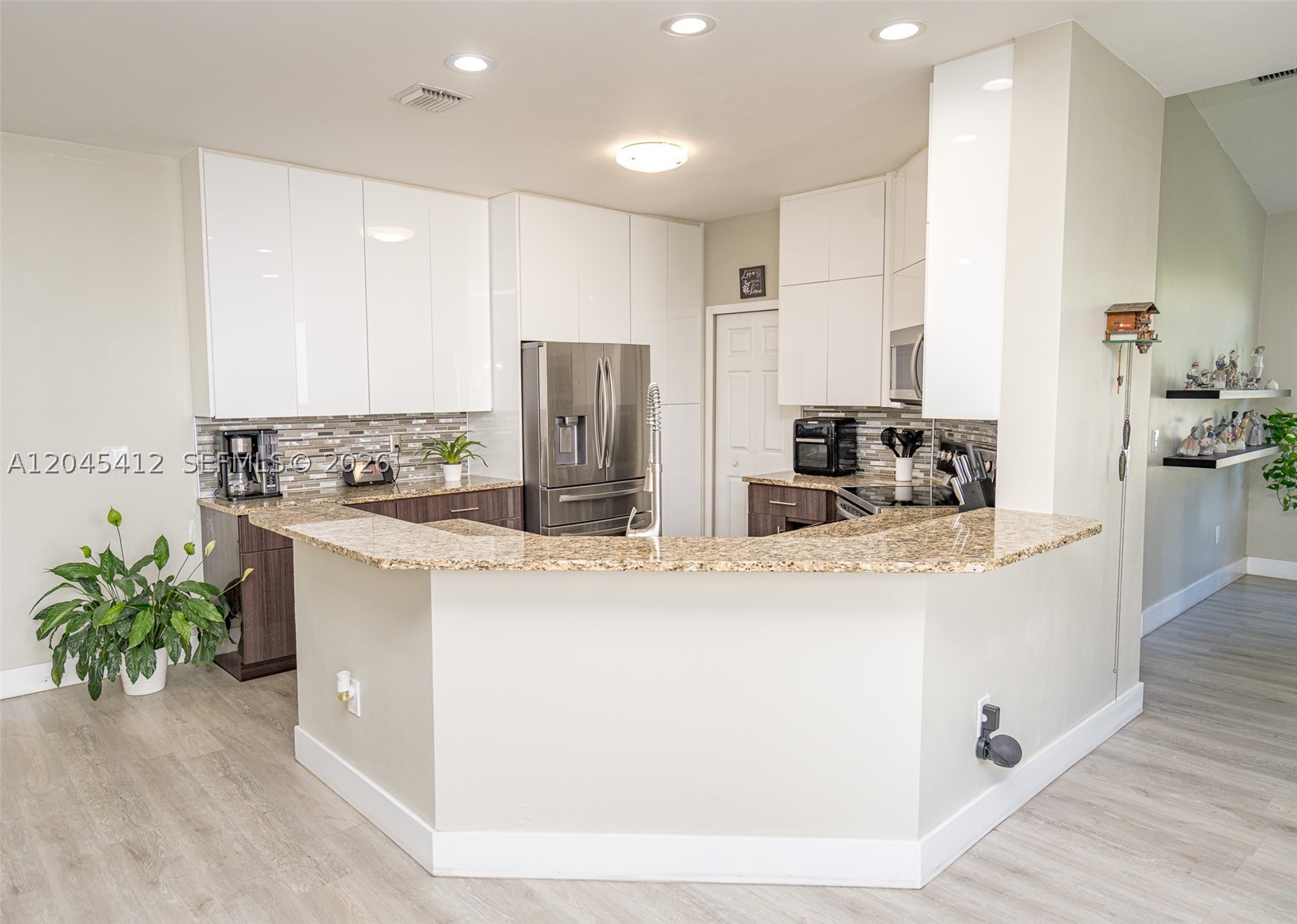 A12045412 Property Photo 13