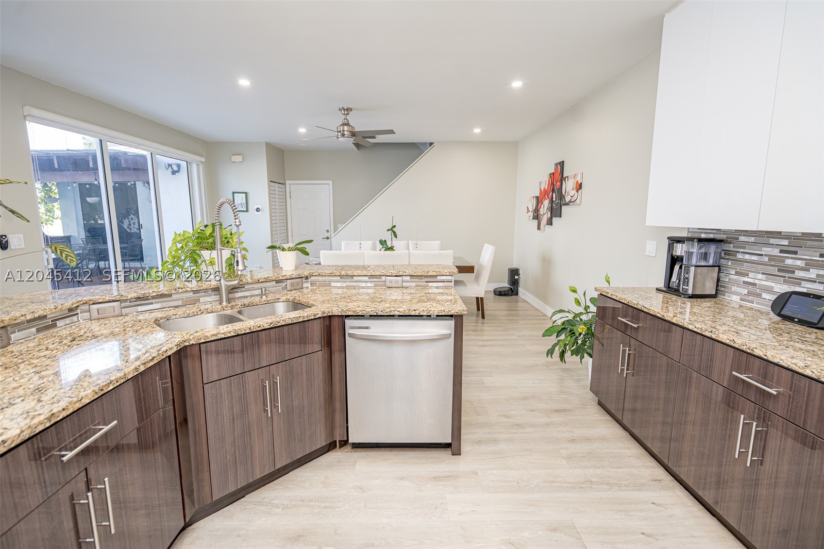 A12045412 Property Photo 16