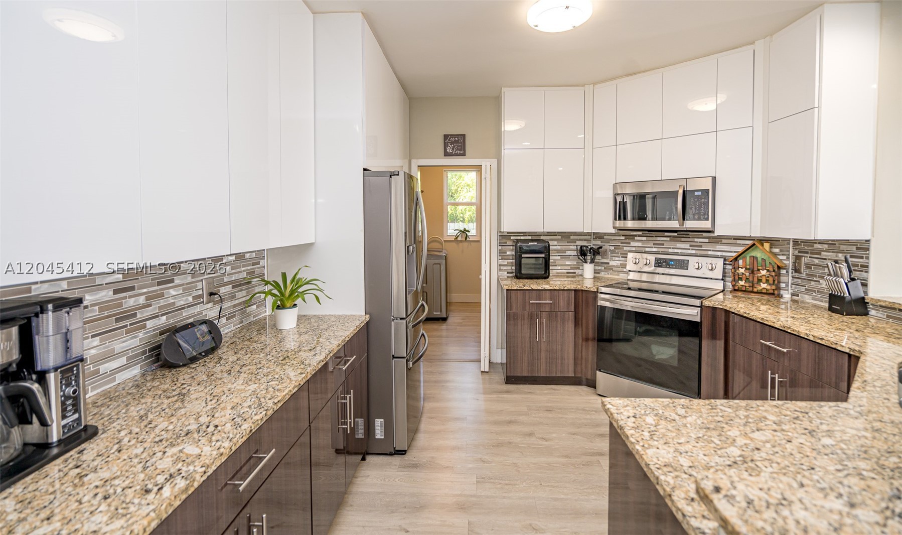 A12045412 Property Photo 17