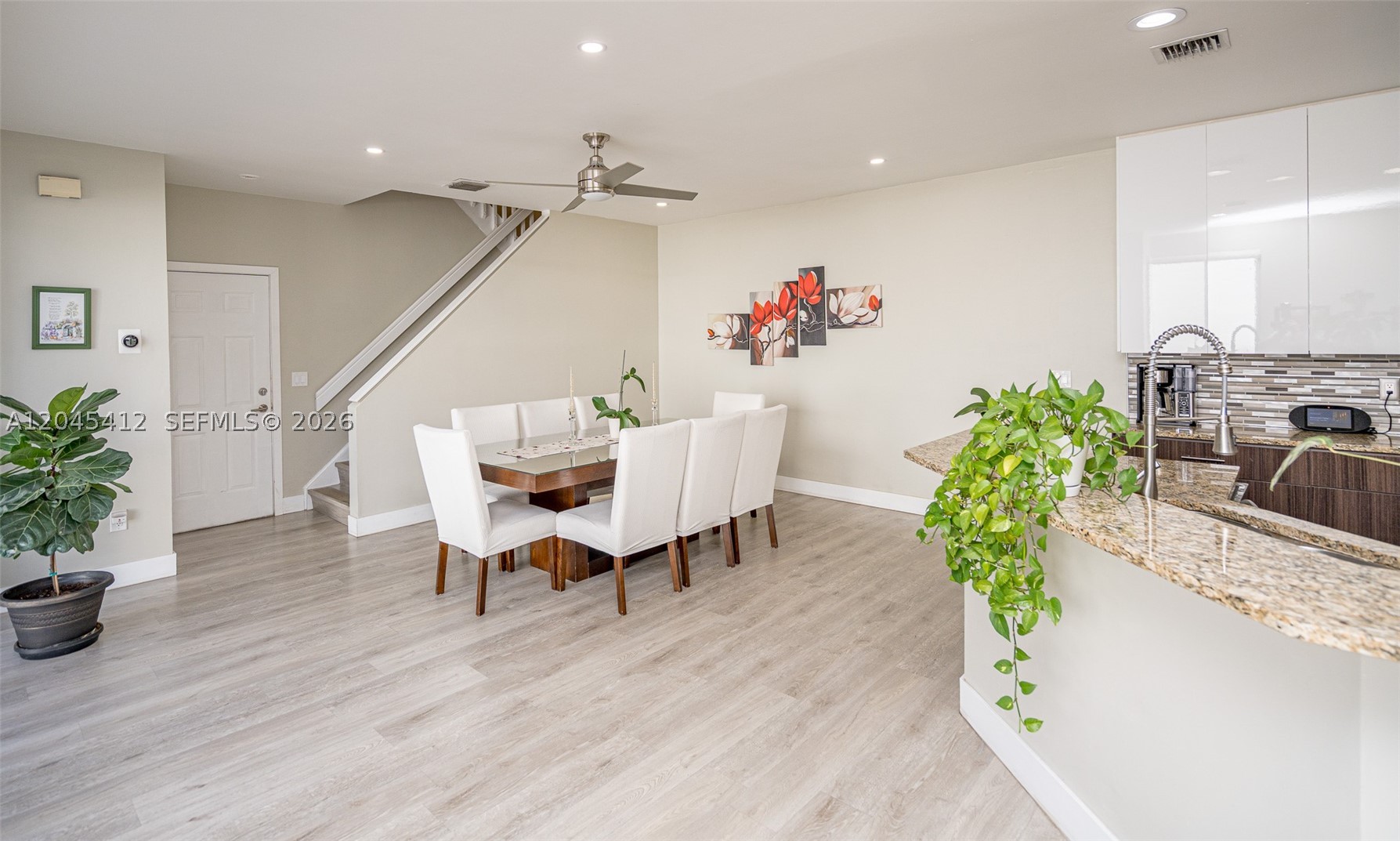 A12045412 Property Photo 23