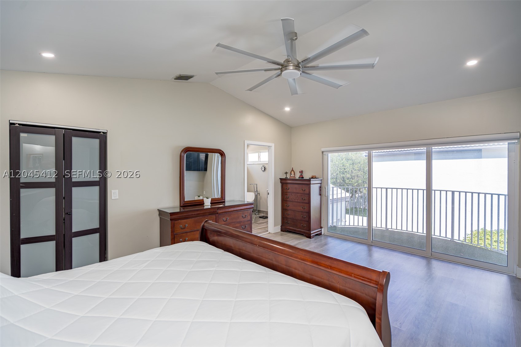 A12045412 Property Photo 27