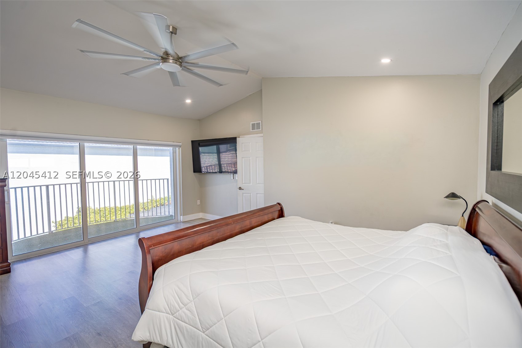 A12045412 Property Photo 28