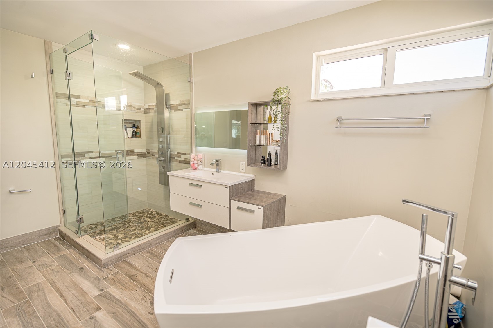 A12045412 Property Photo 29