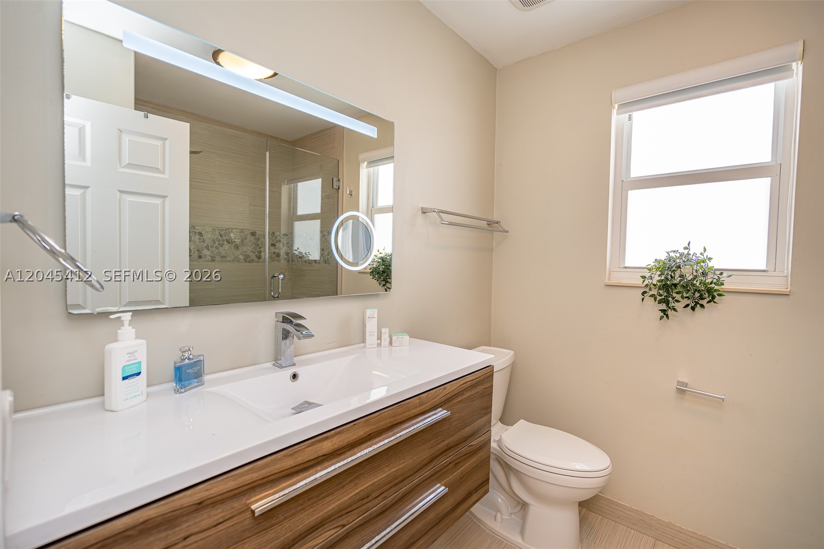 A12045412 Property Photo 37