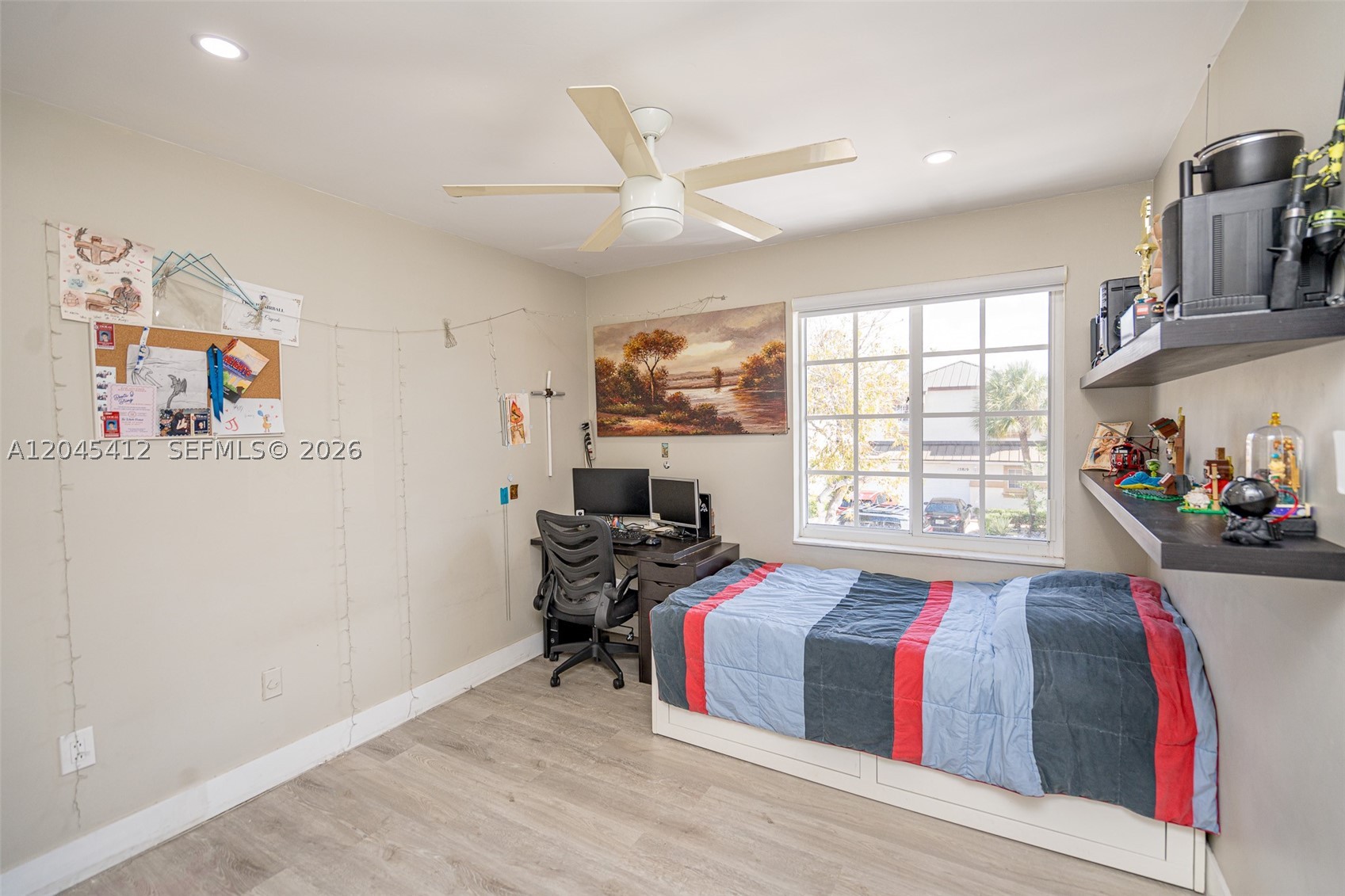 A12045412 Property Photo 41