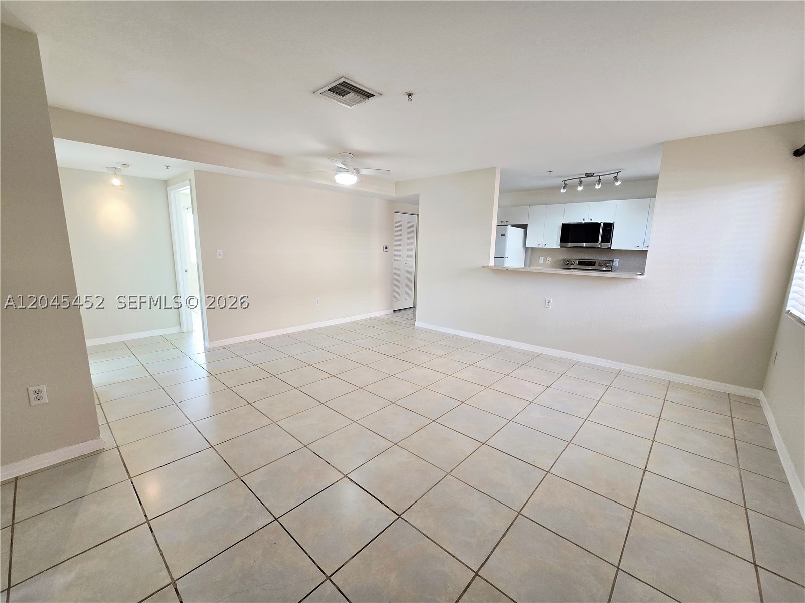 1627 NW 18th St 201 Property Photo 1