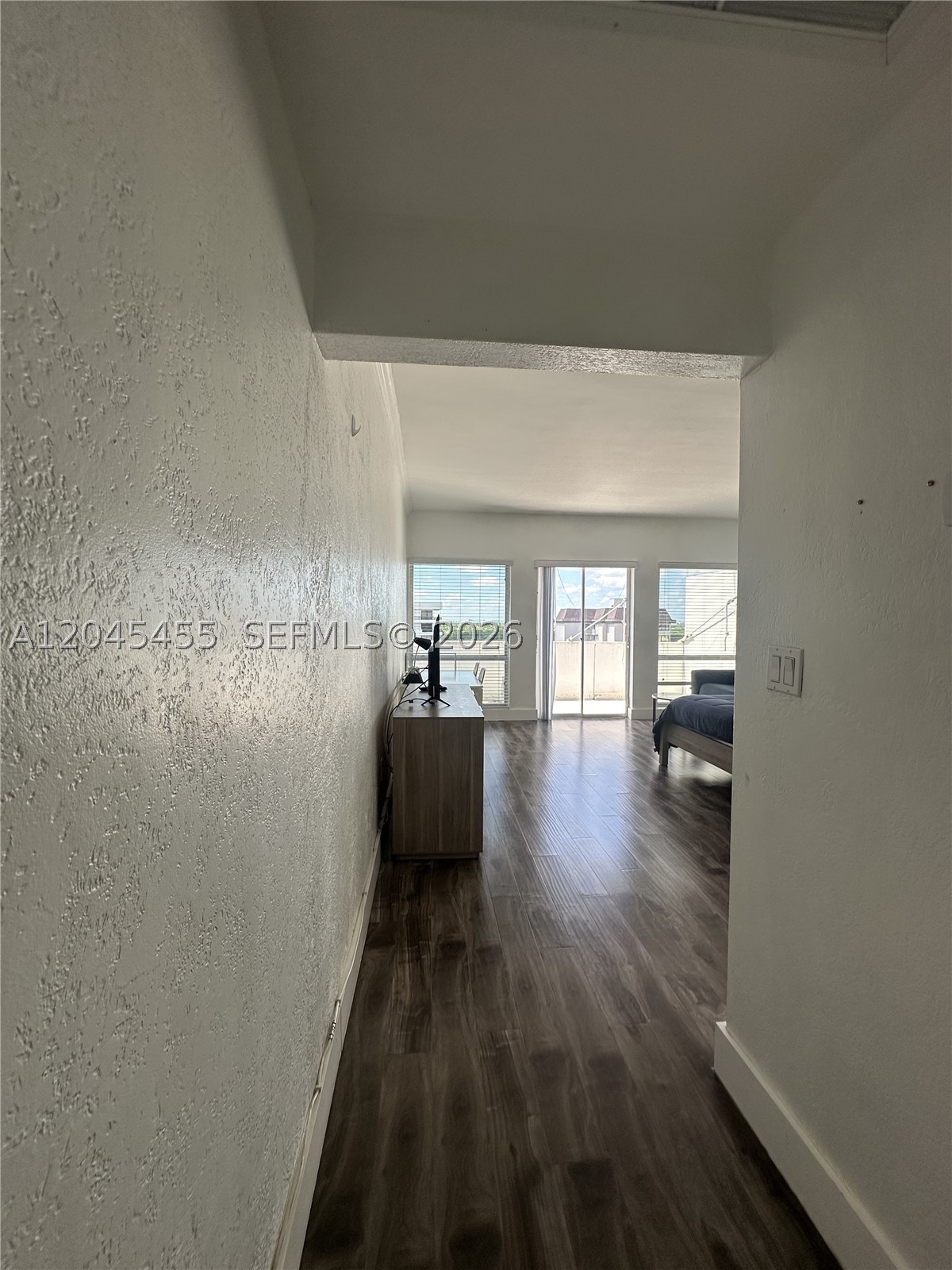 700 Biltmore Way 1216 Property Photo 5