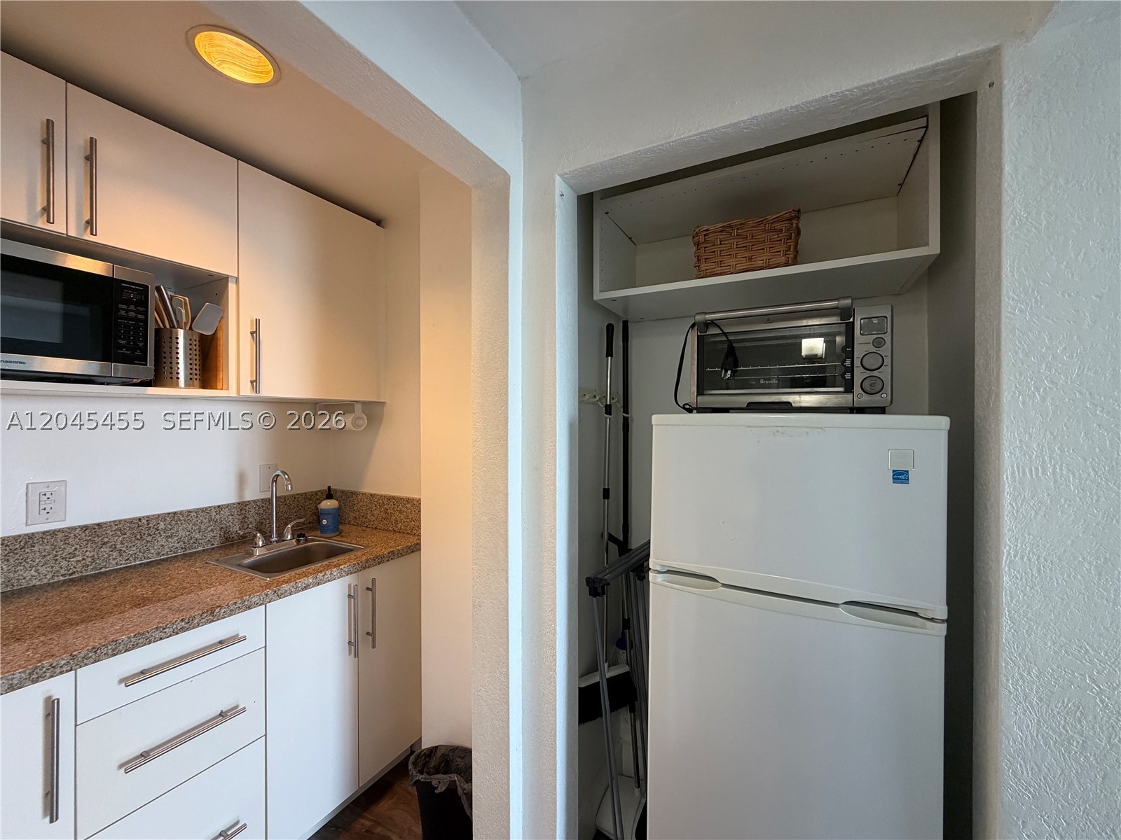 700 Biltmore Way 1216 Property Photo 12