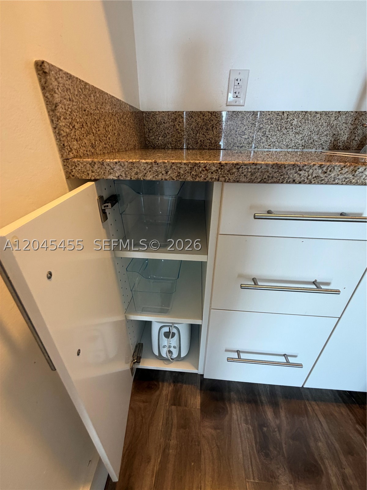 700 Biltmore Way 1216 Property Photo 14