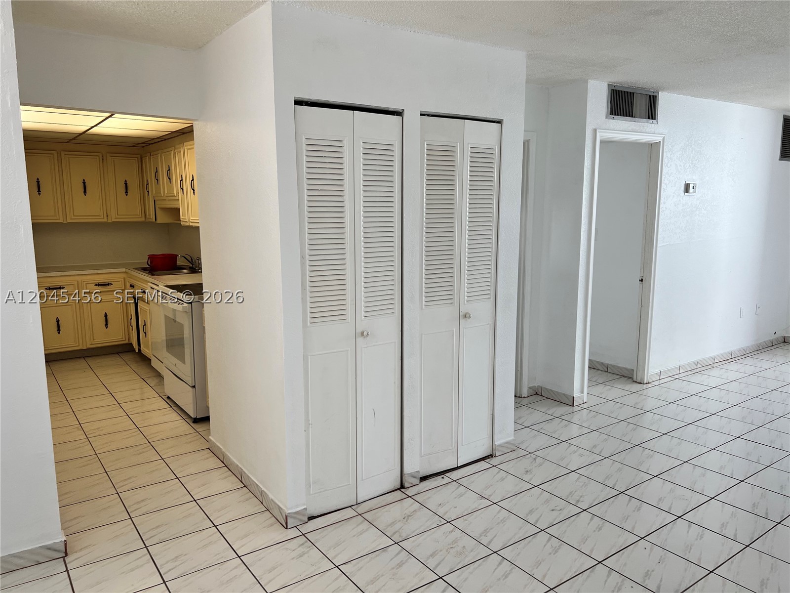 1750 James Ave 7K Property Photo 1