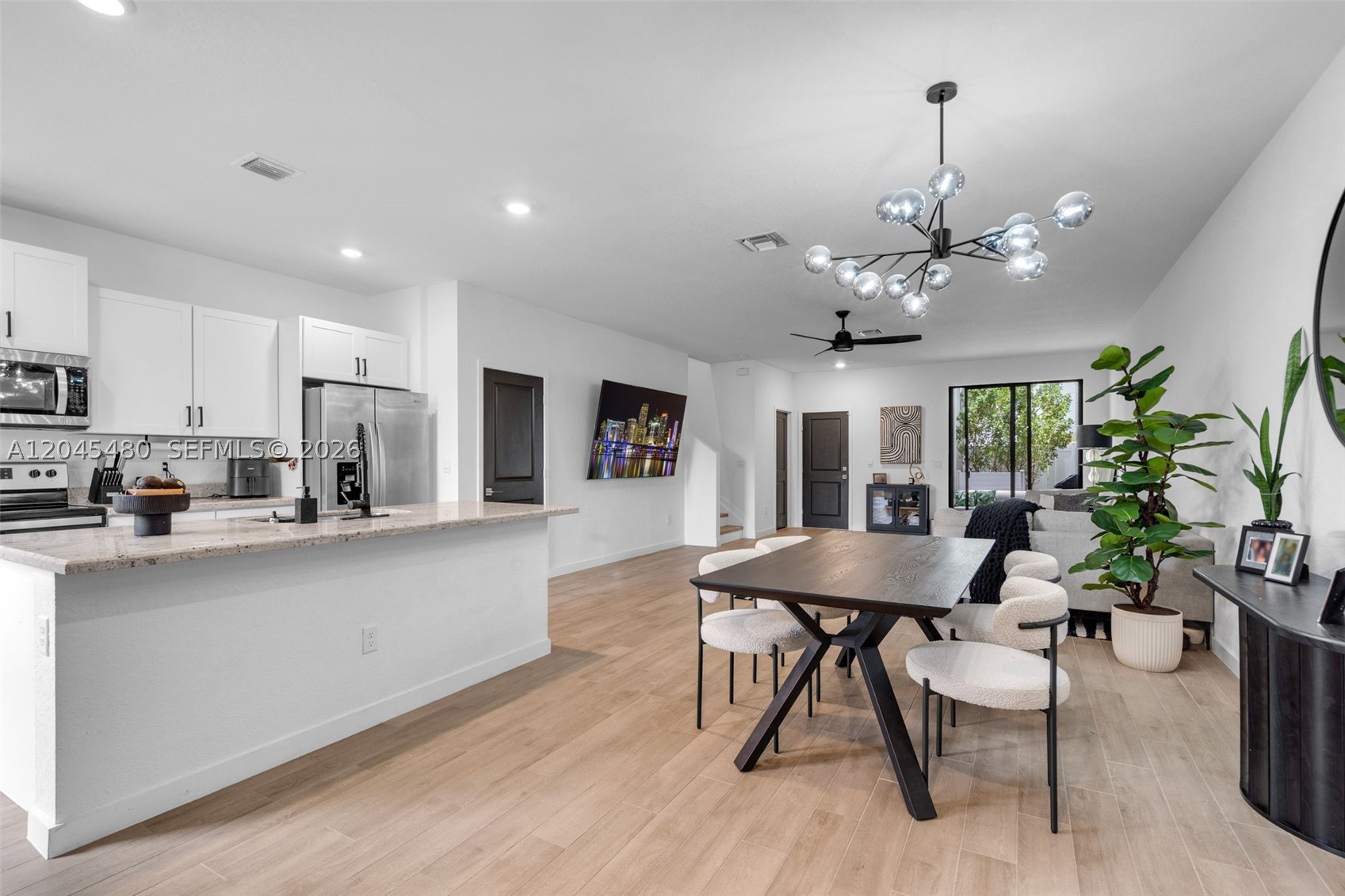 387 NW 17th St