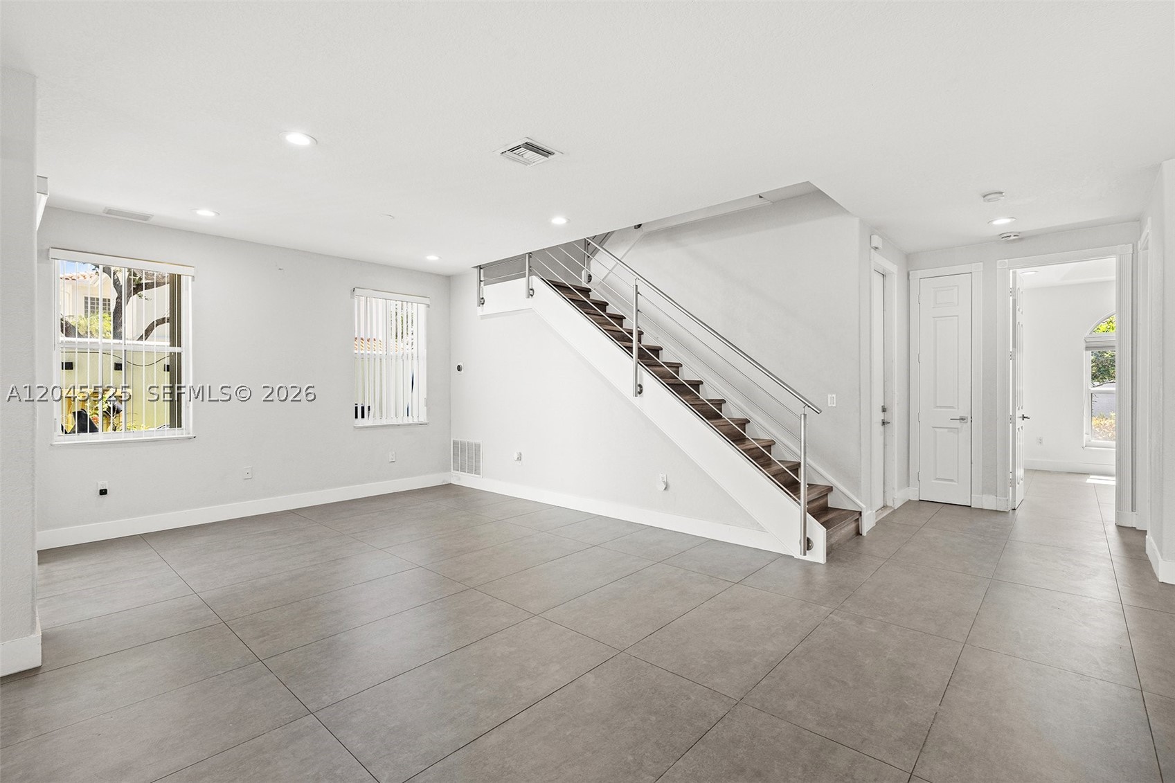 1549 Shoreline Way Property Photo 5
