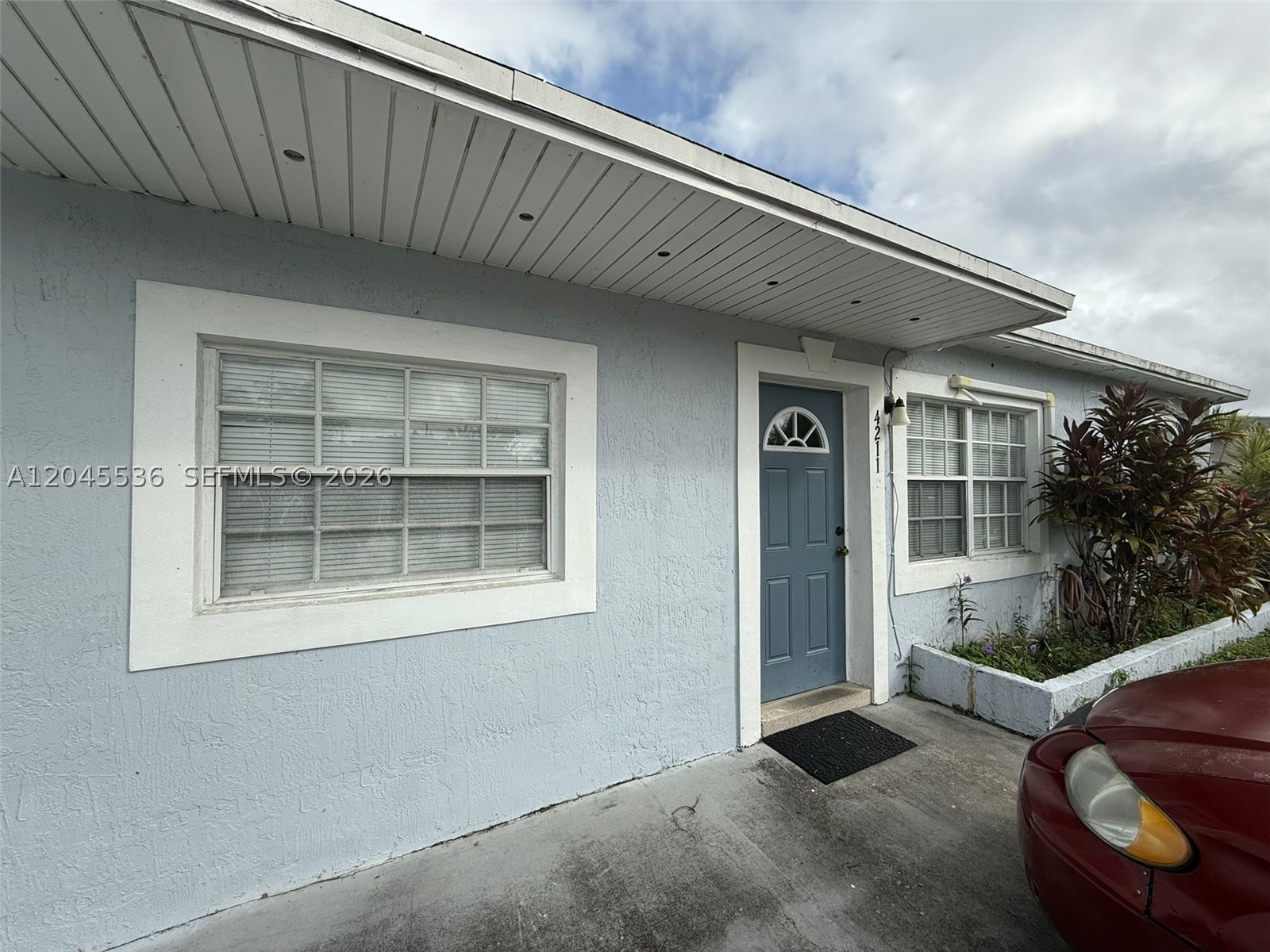 4211 Sw 38th St Property Photo 3