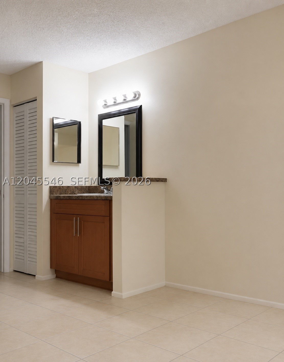 9999 Summerbreeze Dr 317 Property Photo 11