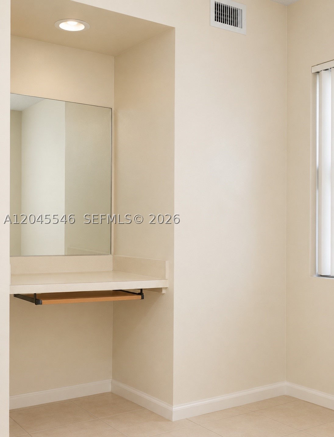 9999 Summerbreeze Dr 317 Property Photo 15