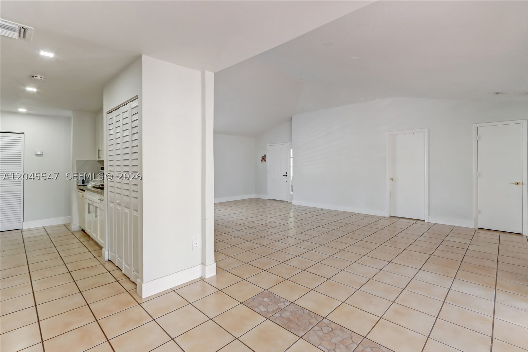 10125 Sw 139th Pl Property Photo 4