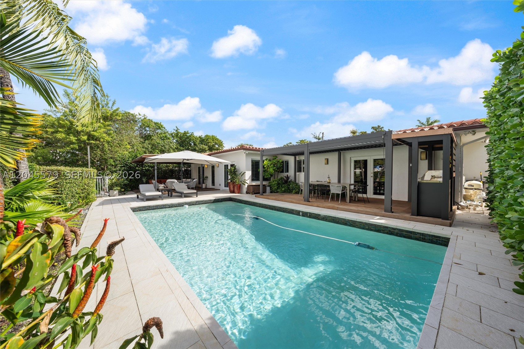 12944 Banyan Rd Property Photo 1